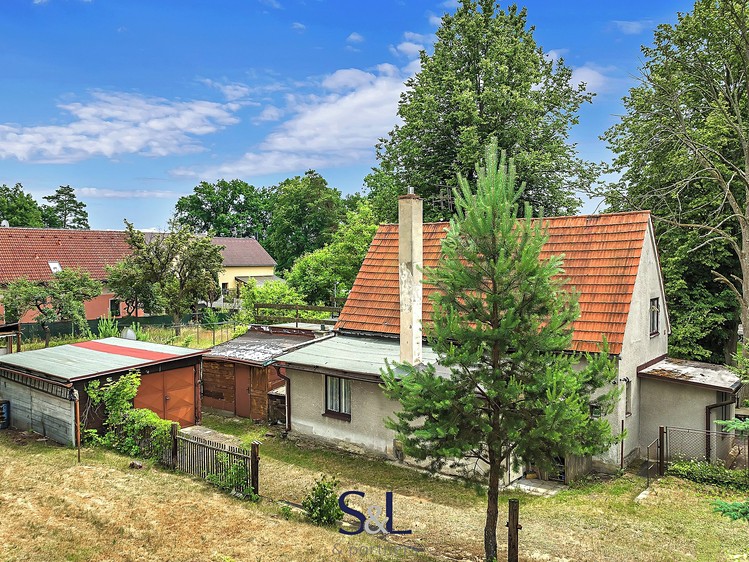 Prodej rodinného domu 105 m², pozemek 889 m² - foto 1