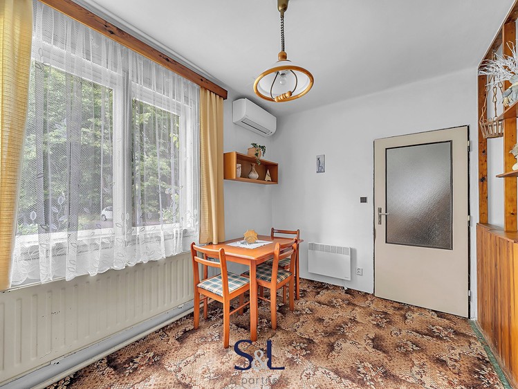 Prodej rodinného domu 105 m², pozemek 889 m² - foto 8