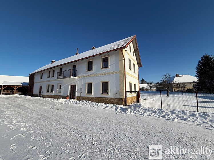 Prodej zemědělské usedlosti 283 m², pozemek 9 289 m² - foto 1