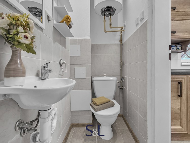 Prodej rodinného domu 201 m², pozemek 1 909 m² - foto 6