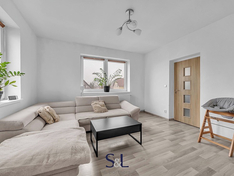Prodej rodinného domu 255 m², pozemek 358 m² - foto 8
