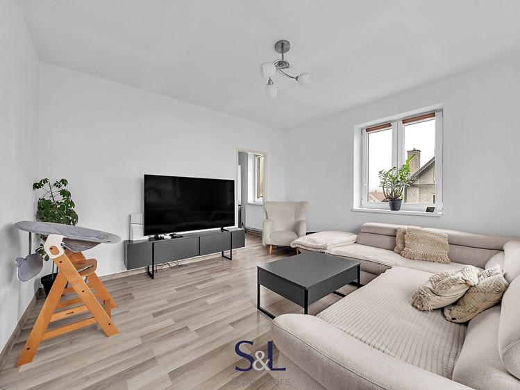 Prodej rodinného domu 255 m², pozemek 358 m² - foto 7