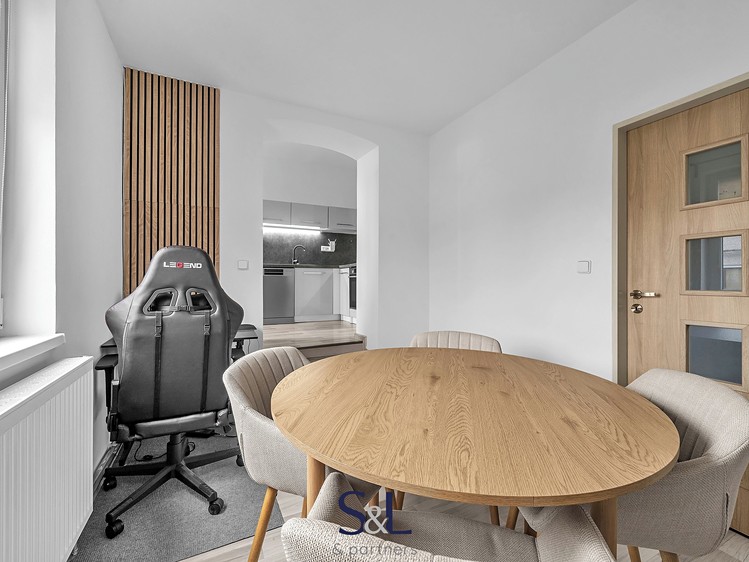Prodej rodinného domu 255 m², pozemek 358 m² - foto 5