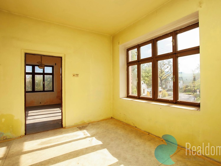Prodej vícegeneračního domu 204 m², pozemek 1 296 m² - foto 6