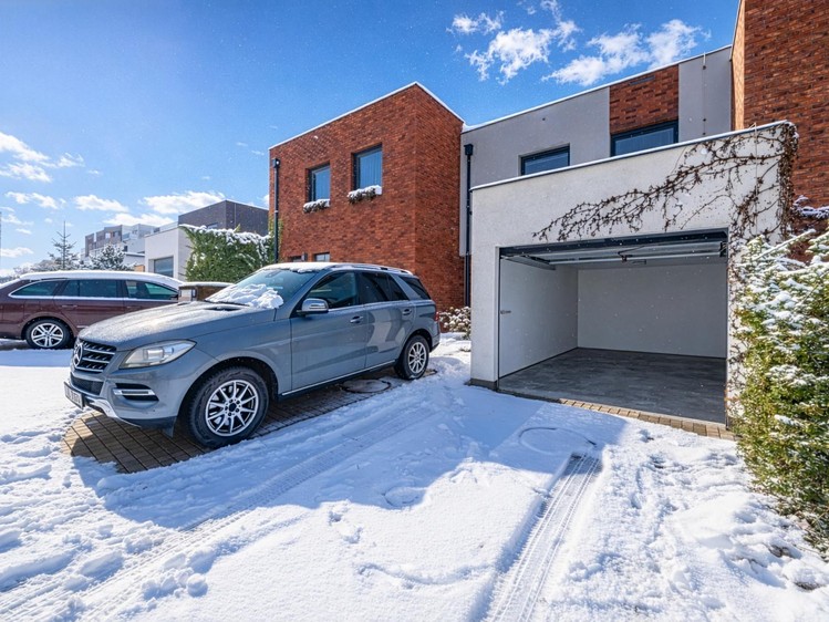 Prodej rodinného domu 137 m², pozemek 192 m² - foto 4