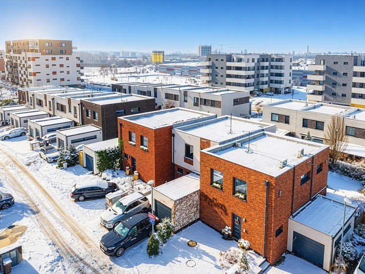 Prodej rodinného domu 137 m², pozemek 192 m² - foto 1