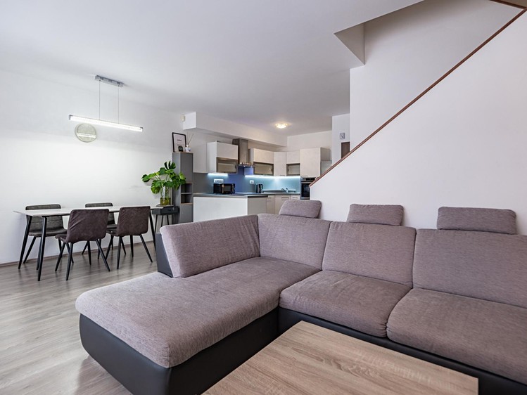 Prodej rodinného domu 137 m², pozemek 192 m² - foto 7