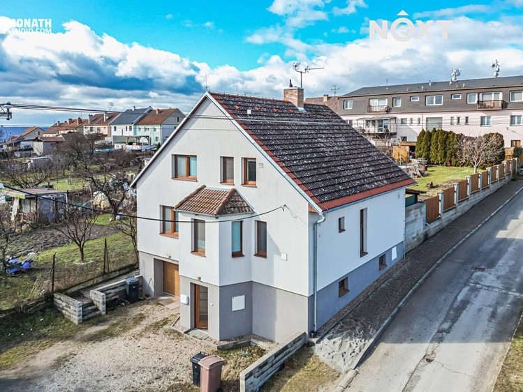 Prodej rodinného domu 220 m², pozemek 695 m² - foto 3