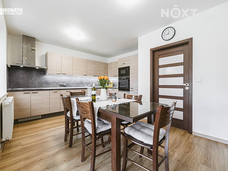 Prodej rodinného domu 220 m², pozemek 695 m² - foto 1
