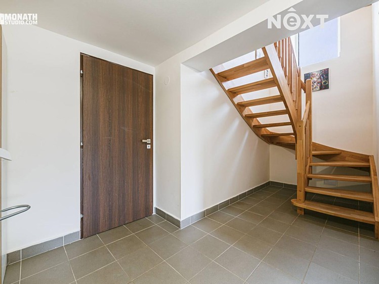 Prodej rodinného domu 220 m², pozemek 695 m² - foto 5