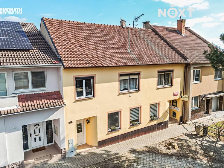 Prodej rodinného domu 286 m², pozemek 513 m² - foto 1