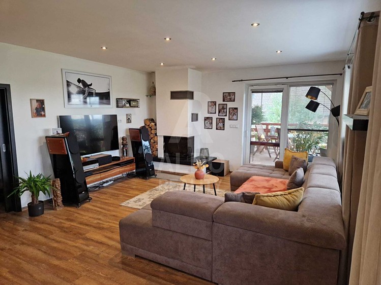 Prodej rodinného domu 222 m², pozemek 862 m² - foto 4