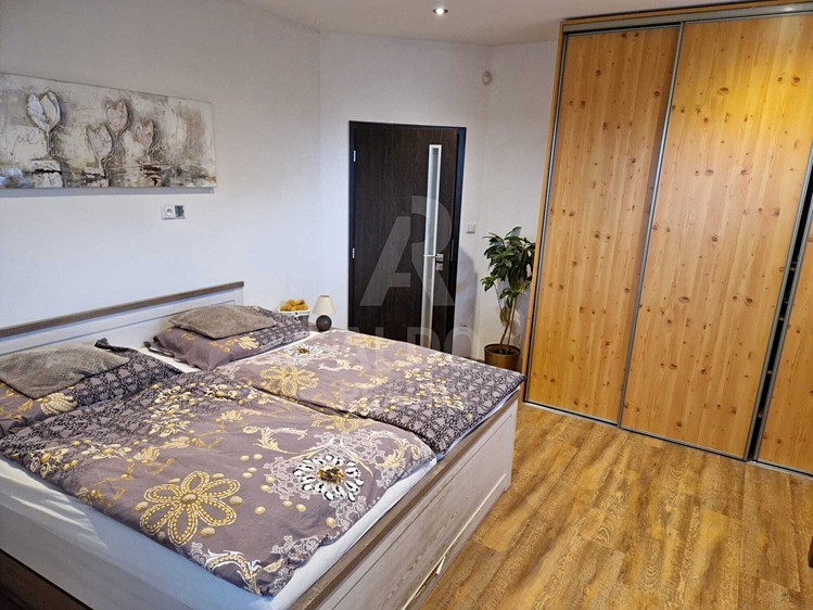 Prodej rodinného domu 222 m², pozemek 862 m² - foto 5