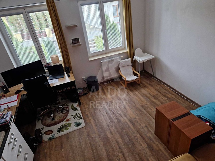 Prodej rodinného domu 222 m², pozemek 862 m² - foto 6