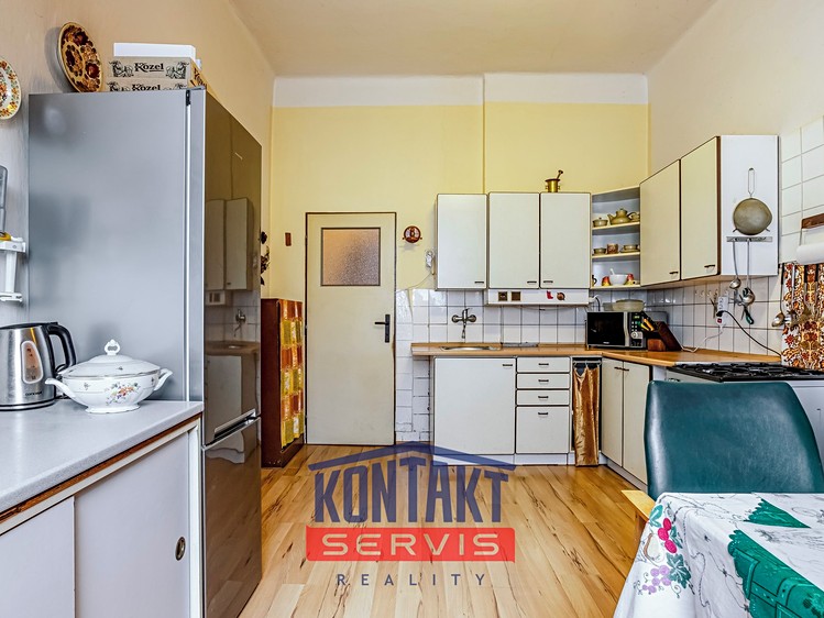 Prodej vícegeneračního domu 286 m², pozemek 587 m² - foto 8