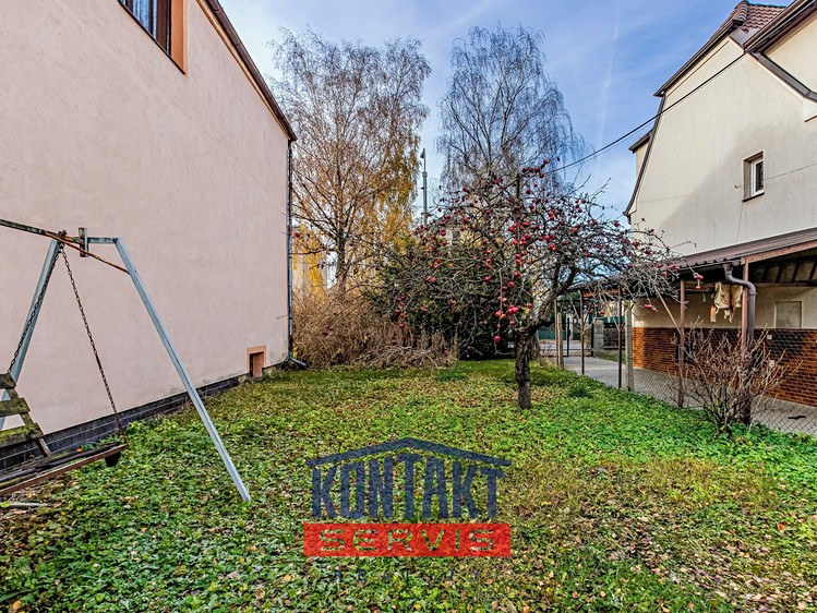Prodej vícegeneračního domu 286 m², pozemek 587 m² - foto 5