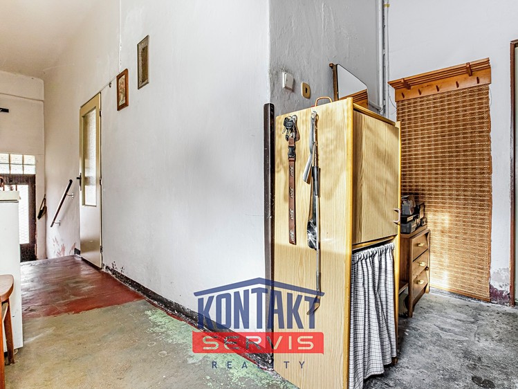 Prodej vícegeneračního domu 286 m², pozemek 587 m² - foto 6