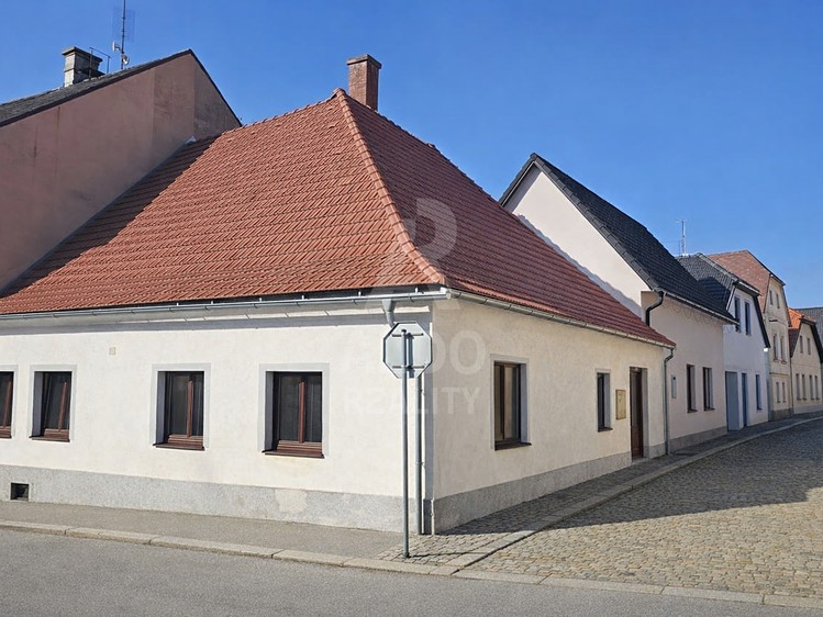 Prodej rodinného domu 87 m², pozemek 132 m² - foto 1