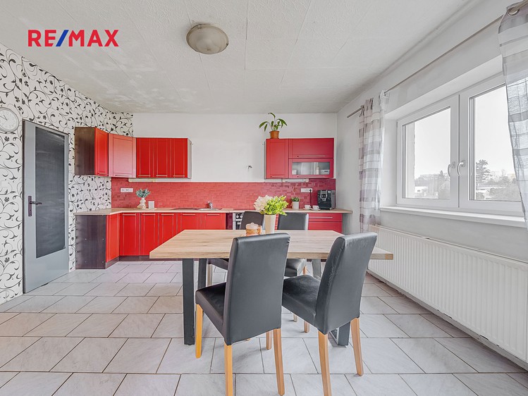 Prodej rodinného domu 175 m², pozemek 438 m² - foto 3