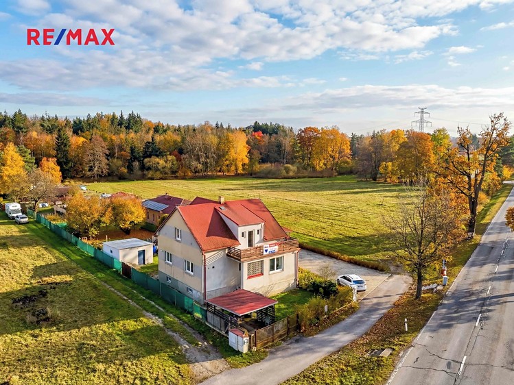 Prodej rodinného domu 175 m², pozemek 438 m² - foto 1