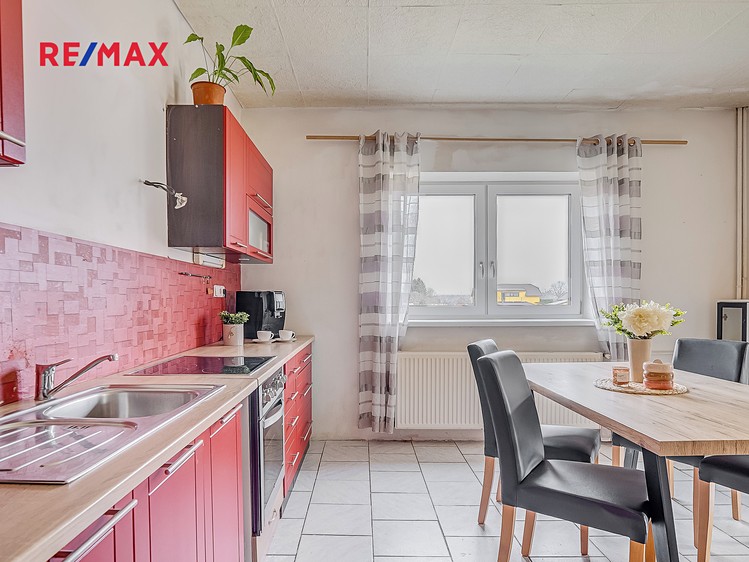 Prodej rodinného domu 175 m², pozemek 438 m² - foto 5