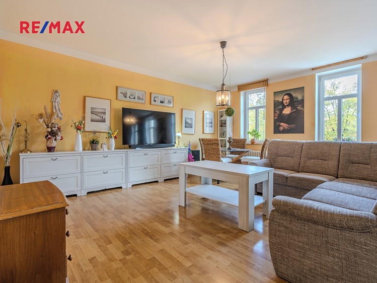 Prodej  rodinného domu 489 m², pozemek 526 m² - foto 8