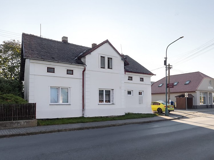 Prodej rodinného domu 327 m², pozemek 445 m² - foto 5