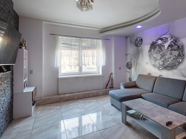 Prodej rodinného domu 327 m², pozemek 445 m² - foto 7