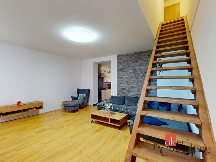 Prodej rodinného domu 343 m², pozemek 737 m² - foto 4