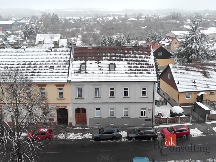 Prodej rodinného domu 343 m², pozemek 737 m² - foto 1
