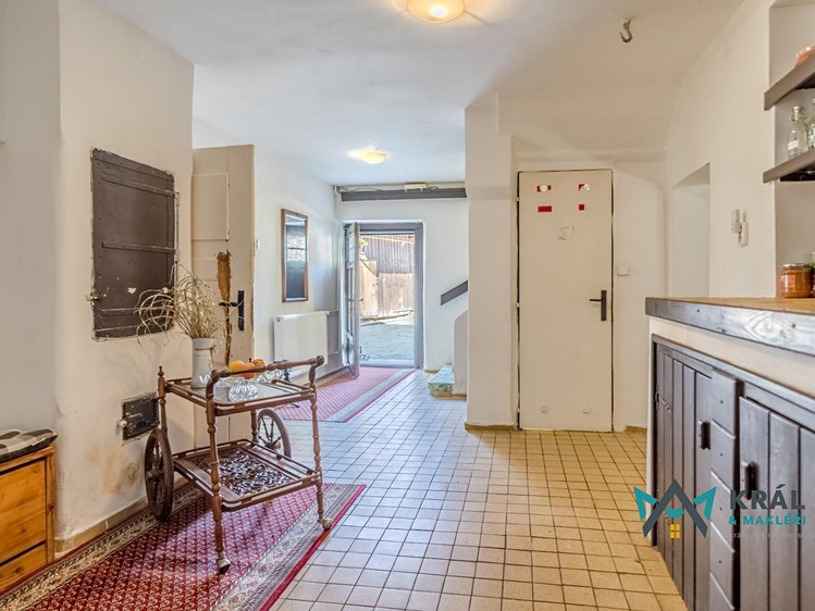 Prodej rodinného domu 520 m², pozemek 2 348 m² - foto 8