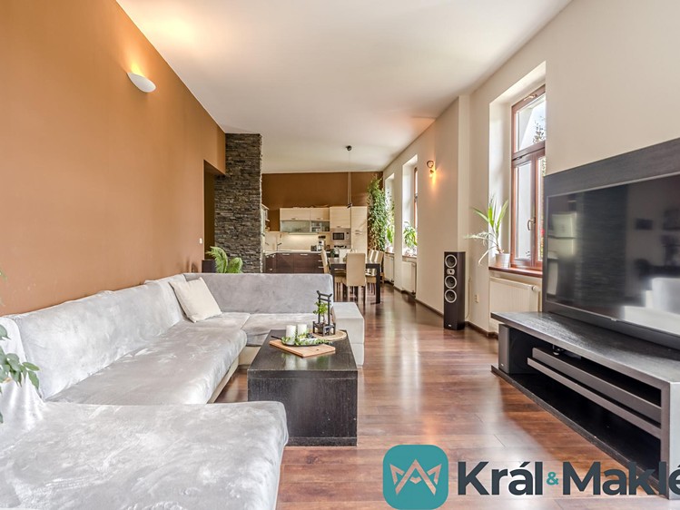 Prodej vily 242 m², pozemek 1 167 m² - foto 7