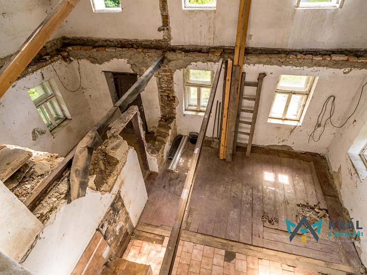 Prodej rodinného domu 350 m², pozemek 773 m² - foto 3