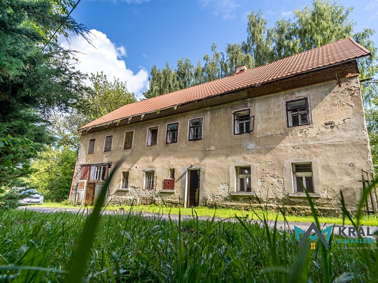 Prodej rodinného domu 350 m², pozemek 773 m² - foto 1