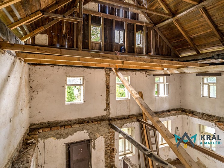 Prodej rodinného domu 350 m², pozemek 773 m² - foto 5