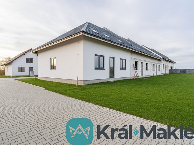 Prodej rodinného domu 145 m², pozemek 304 m² - foto 2