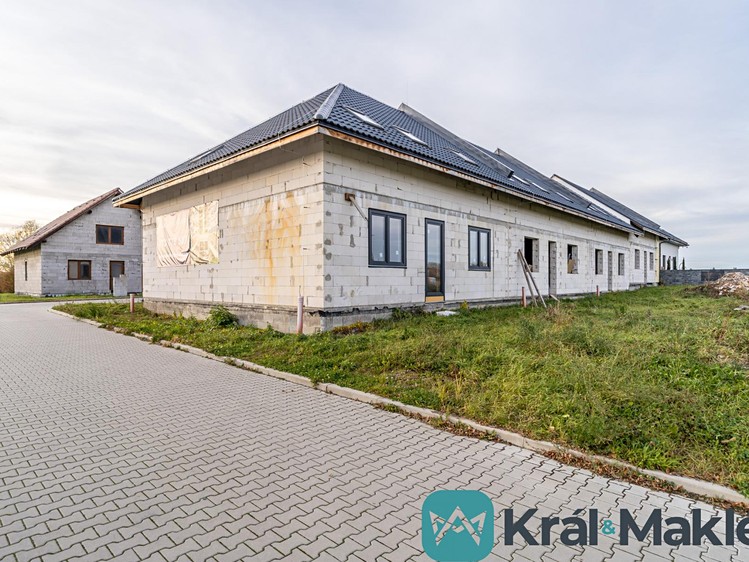 Prodej rodinného domu 145 m², pozemek 304 m² - foto 1