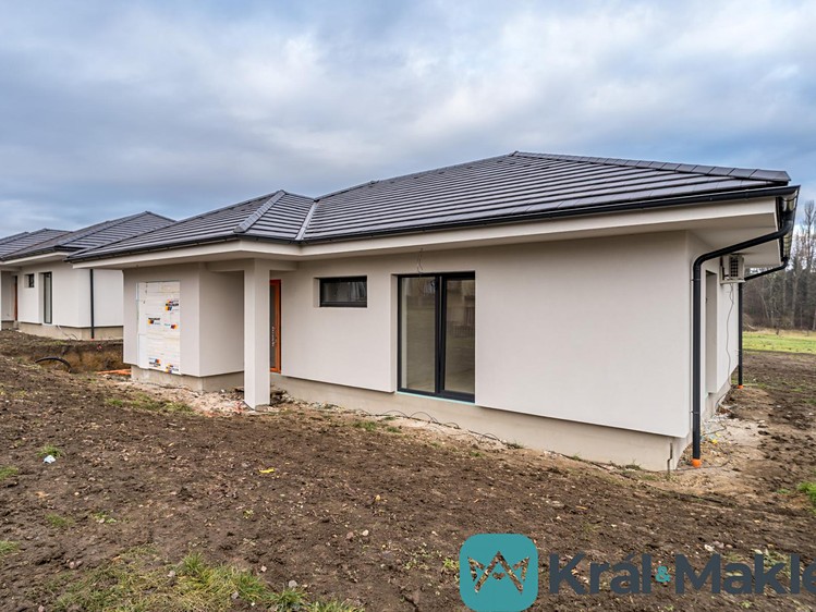 Prodej rodinného domu 164 m², pozemek 1 108 m² - foto 2