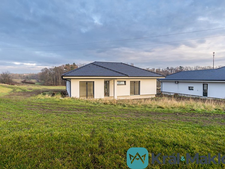 Prodej rodinného domu 164 m², pozemek 1 108 m² - foto 1