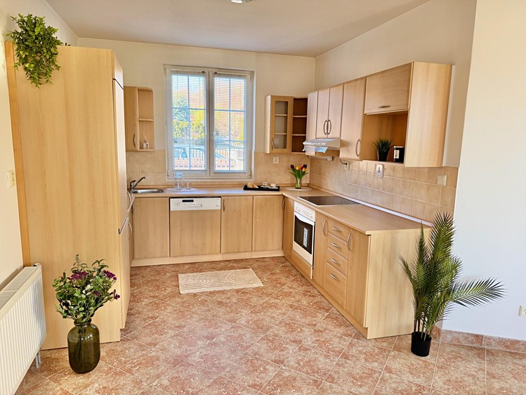 Prodej rodinného domu 126 m², pozemek 588 m² - foto 4