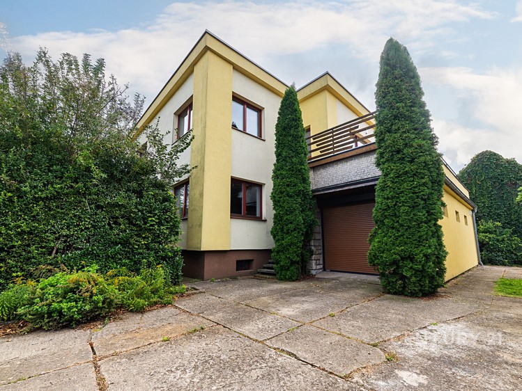 Prodej rodinného domu 199 m², pozemek 830 m² - foto 1