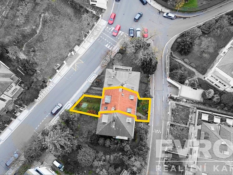 Prodej rodinného domu 180 m², pozemek 175 m² - foto 1