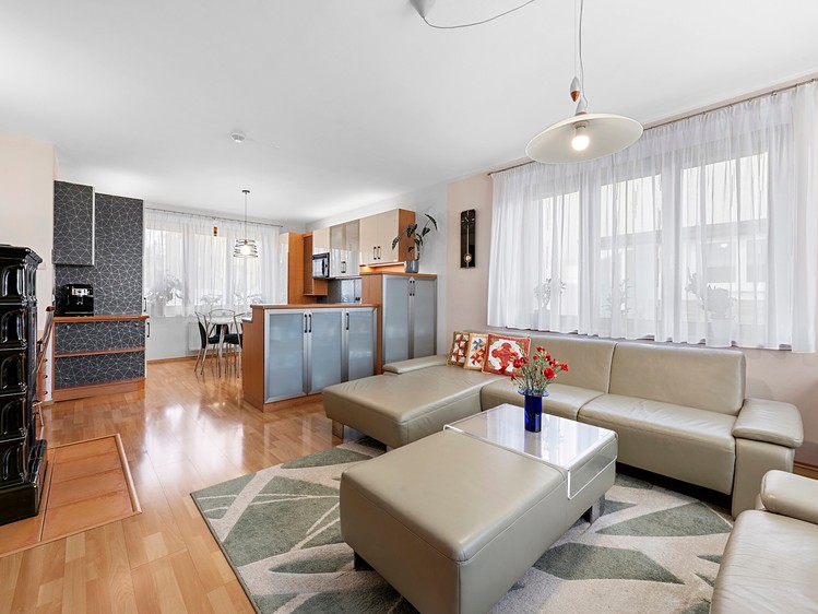 Prodej rodinného domu 180 m², pozemek 360 m² - foto 3