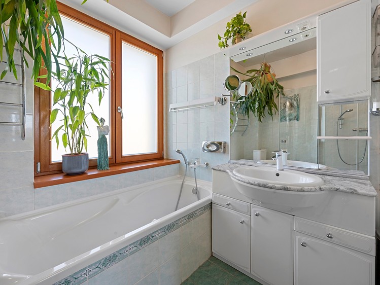 Prodej rodinného domu 180 m², pozemek 360 m² - foto 4