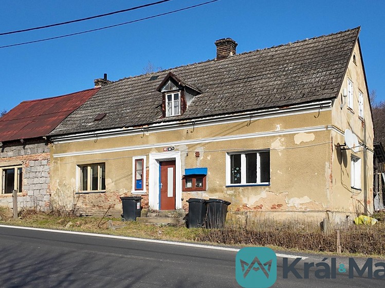 Prodej rodinného domu 155 m², pozemek 1 076 m² - foto 1