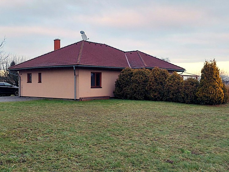 Prodej rodinného domu 114 m², pozemek 2 020 m² - foto 1