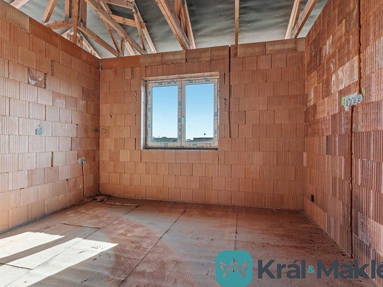Prodej rodinného domu 172 m², pozemek 805 m² - foto 4