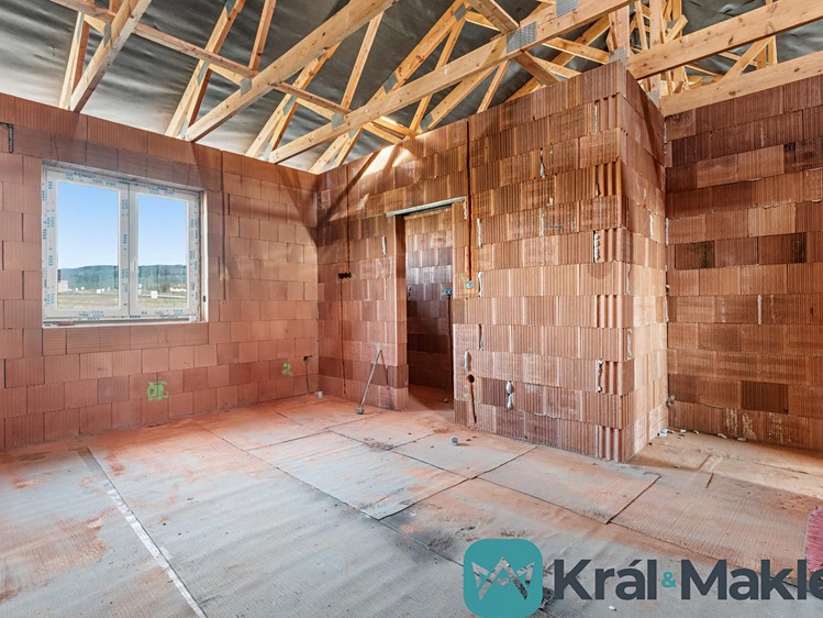 Prodej rodinného domu 172 m², pozemek 805 m² - foto 3