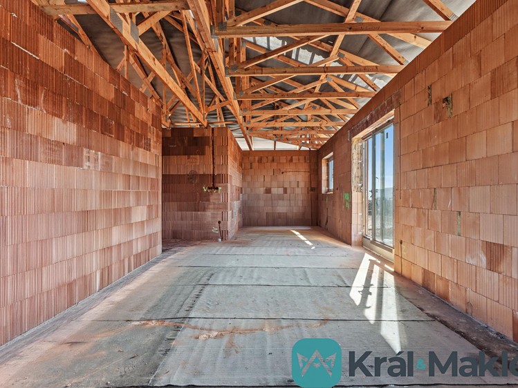 Prodej rodinného domu 172 m², pozemek 805 m² - foto 2