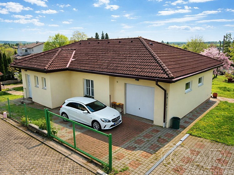 Prodej rodinného domu 140 m², pozemek 1 068 m² - foto 3